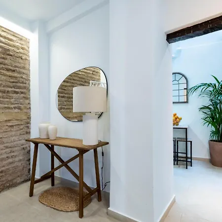 Unique Homes La Juderia Parking & Jacuzzi * Sevilha