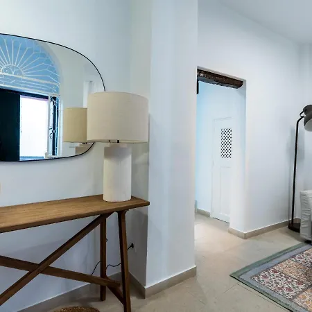 Unique Homes La Juderia Parking & Jacuzzi * Sevilha